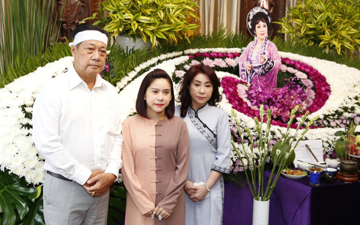 Lễ tưởng niệm NSƯT Ngọc Đáng: NS Việt Hương đứng ra chu toàn, Thoại Mỹ, Bình Tinh nhắc nhớ kỷ niệm về Má Ảnh 2