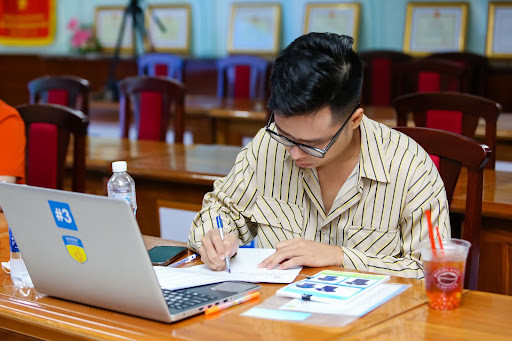 NTK Nguyễn Minh Tuấn tại buổi chấm thi Vòng 1