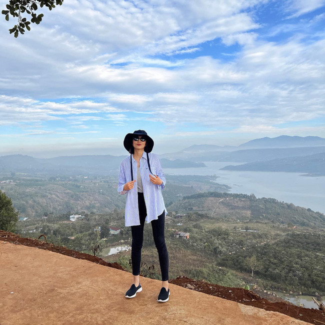 Tăng Thanh Hà lộ vóc dáng gầy đến báo động sau sinh con Ảnh 3