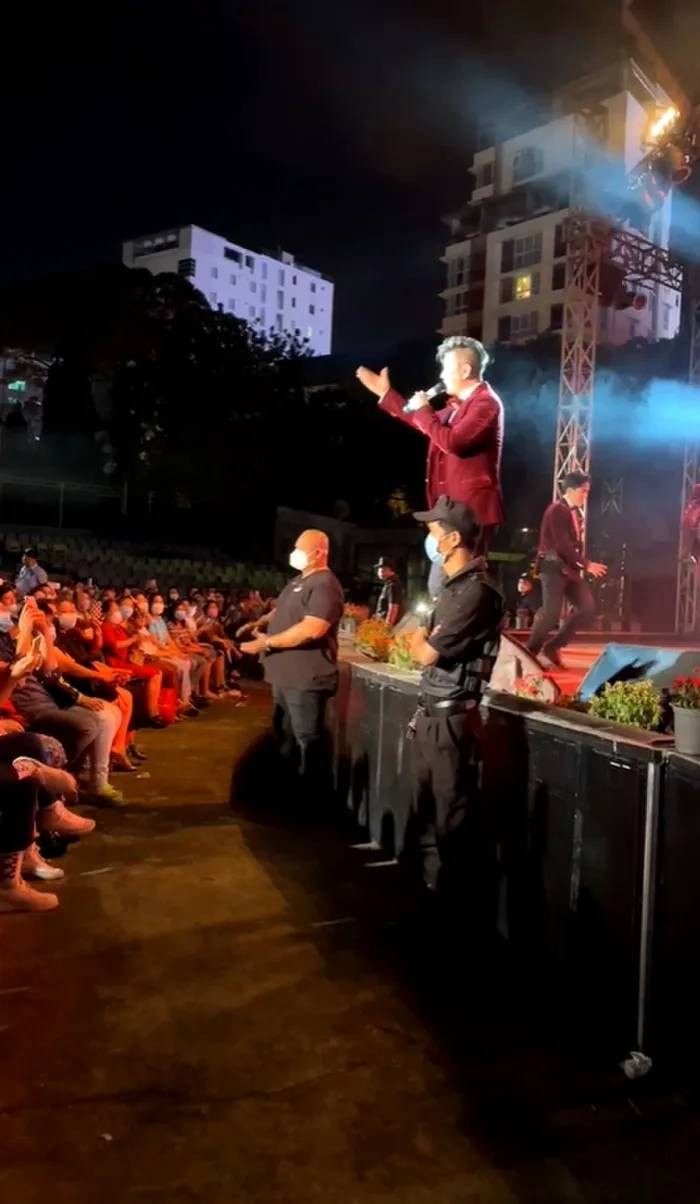 Đàm Vĩnh Hưng nhắc đến 2 từ 'chính nghĩa' sau khi được fan hô to 'mãi đỉnh' ngay giữa sân khấu Ảnh 3