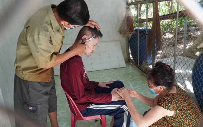 Người đàn ông bị xích suốt 30 năm: Từng là nỗi ám ảnh của nhiều người Ảnh 2