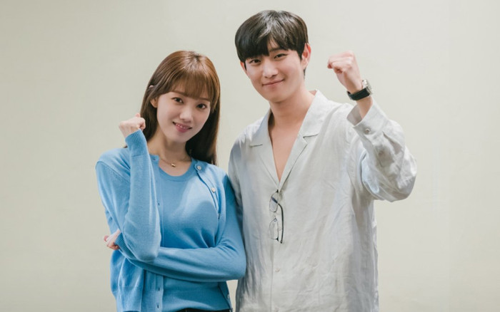 Lee Sung Kyung lộ vẻ thân thiết với quý tử 'Penthouse' Kim Young Dae sau tin đồn hẹn hò với Nam Joo Hyuk Ảnh 2