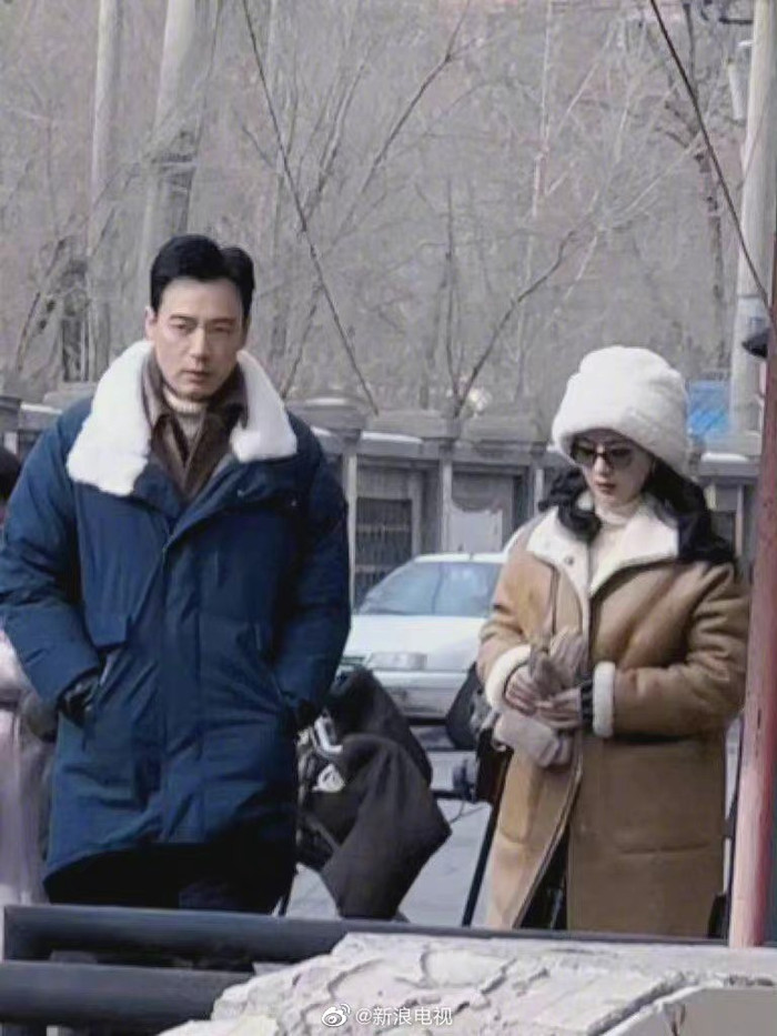 Triệu Lệ Dĩnh lộ ảnh hậu trường phim 'Dã man sinh trưởng': Ăn mặc kín mít chỉ chừa 2 con mắt Ảnh 4