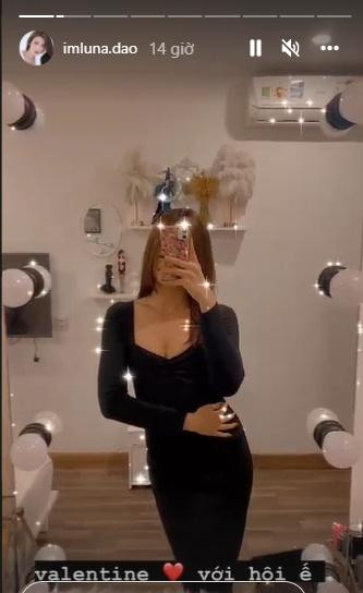 Trước đó, Đào Bá Lộc từng đăng ảnh Valentine với hội bạn thân. Người đẹp lên đồ đơn giản tôn vinh đường cong, thậm chí còn khoe khéo đôi gò bồng đào lấp ló. 