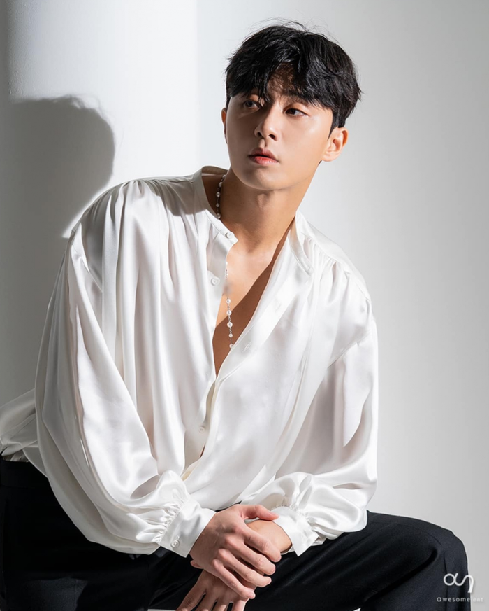 Park Seo Joon đến Hungary quay phim, cuối cùng dự án đóng với IU cũng bớt xui Ảnh 3