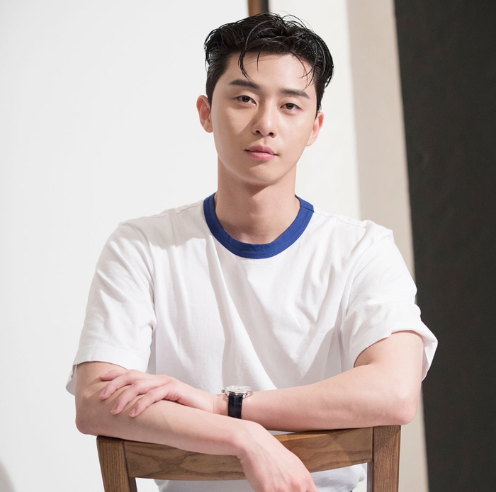 Park Seo Joon đến Hungary quay phim, cuối cùng dự án đóng với IU cũng bớt xui Ảnh 2