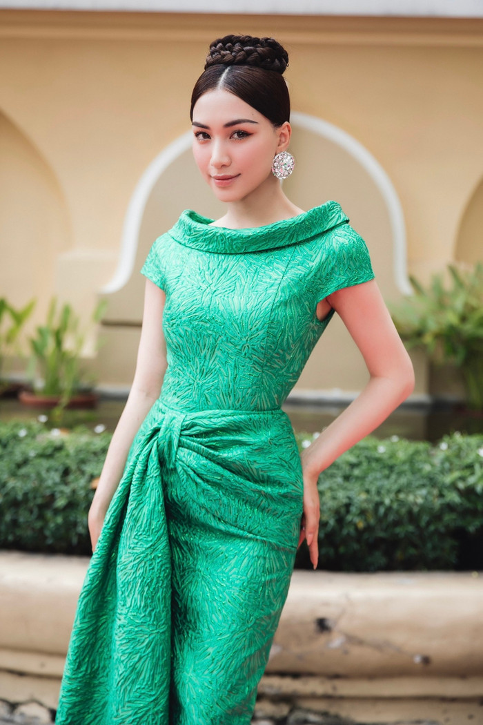 Hậu chia tay Minh Hải, nghi vấn Hòa Minzy 'lên hương' nhan sắc rõ rệt chỉ bằng một màn hát live? Ảnh 8