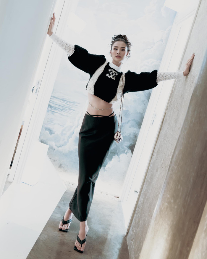 Món phụ kiện này hoàn toàn có thể áp dụng theo nhiều phong cách khác nhau, từ 'chanh sả' thời thượng đến cá tính vô cùng. 