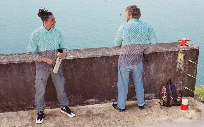 Góc gây lú cực mạnh: Bộ quần áo khiến người mặc 'mất hút' vào khung cảnh xung quanh Ảnh 2