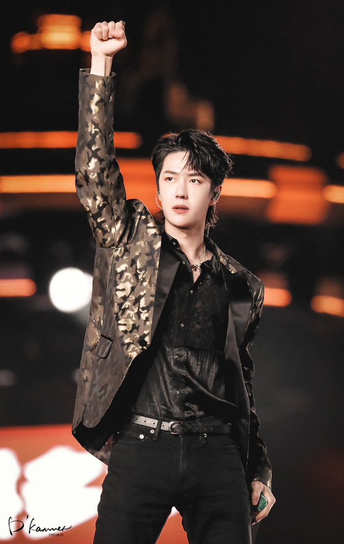 Vương Nhất Bác.