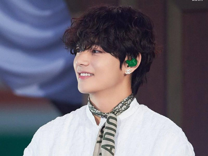 V (BTS)