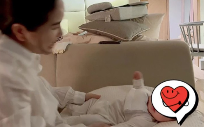 Nhóc tỳ nhà Bảo Thy cười khoái chí trong lần được được mẹ làm điều đặc biệt Ảnh 2