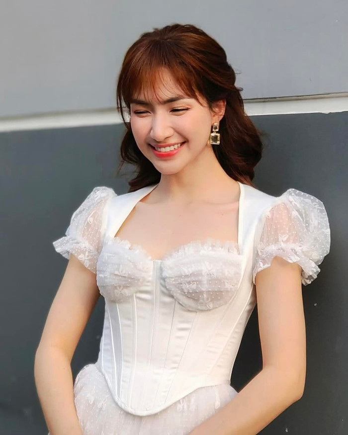 Hòa Minzy là một cô gái sống tình cảm với gia đình