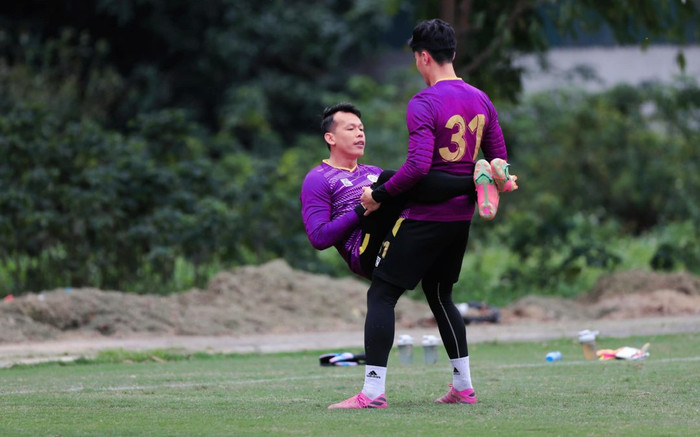 Tấn Trường và 3 thủ môn nhiễm Covid-19, Hà Nội FC vẫn chưa được đá V.League Ảnh 2