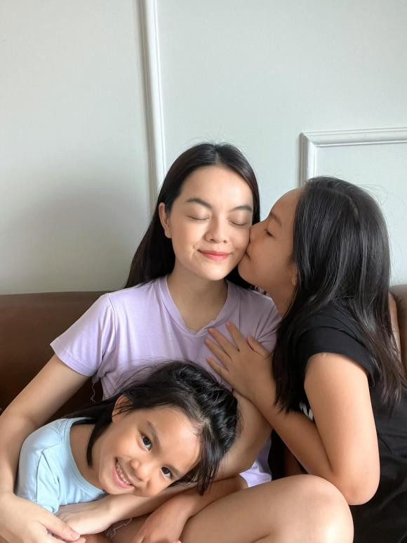 Phạm Quỳnh Anh mong khán giả đừng 'đào sâu' chuyện riêng của gia đình.