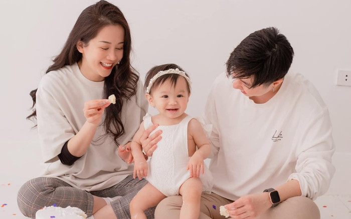 An Nguy hạnh phúc mừng sinh nhật đầy ngọt ngào bên thiên thần nhỏ dịp tròn một tuổi Ảnh 2