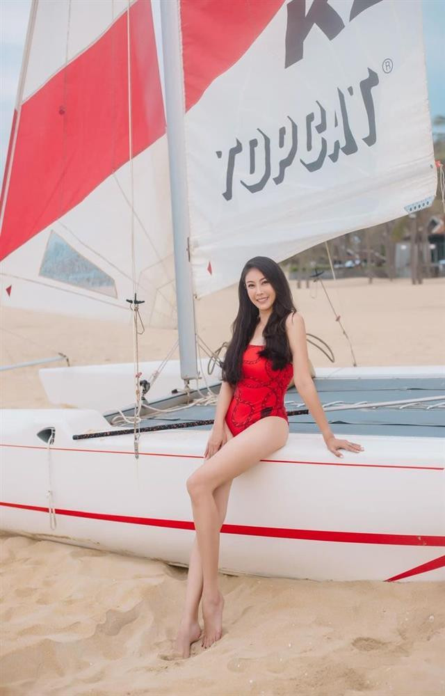 Cô rất yêu quý, chăm sóc vẻ ngoài từng ly từng tí. 