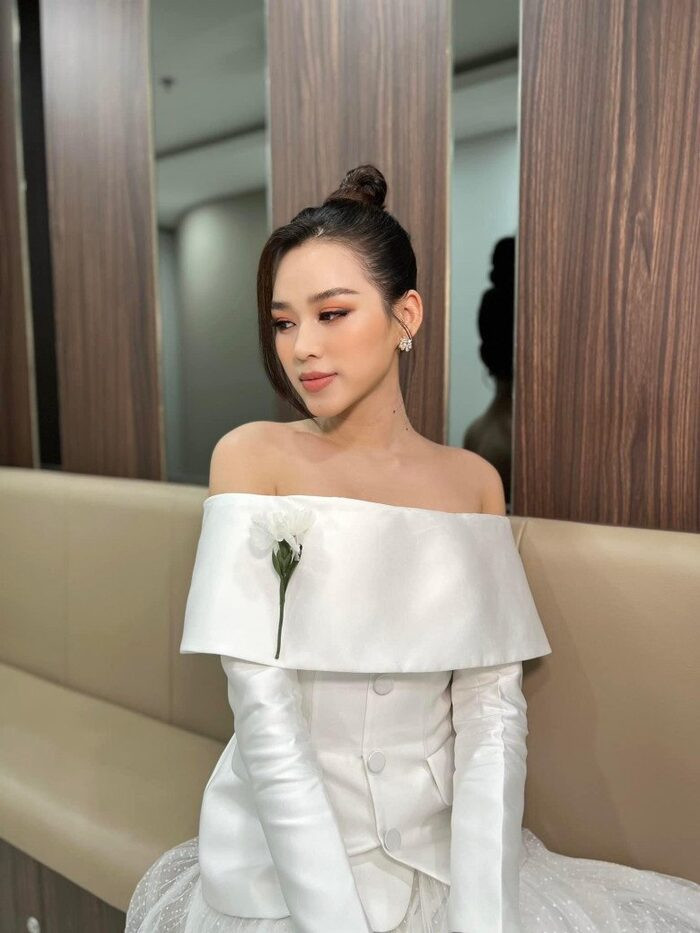 Đỗ Thị Hà không cần phiên dịch, tự mình 'bắn' tiếng Anh trong đêm chung kết Miss World Ảnh 7