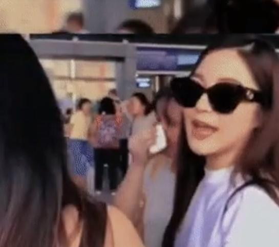 Rộ tin Hương Tràm bất ngờ quay về Việt Nam sau 3 năm sang Mỹ? Ảnh 4