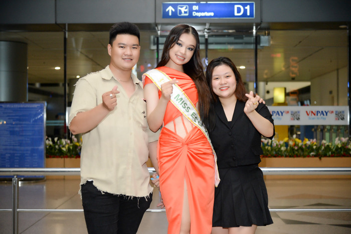 Trần Hoài Phương rạng rỡ lên đường sang Ai Cập dự thi Miss Eco International Ảnh 6