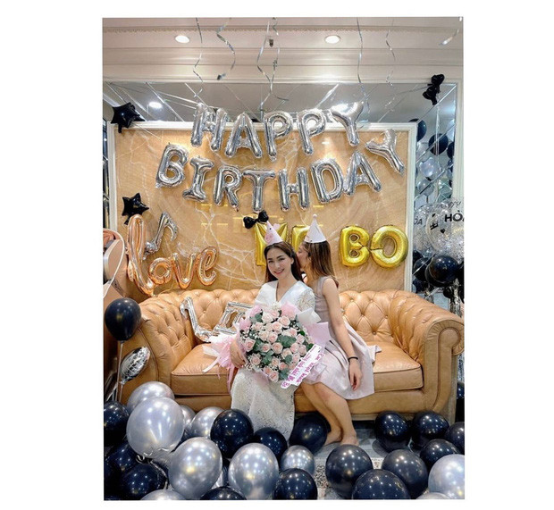 Dịp sinh nhật của Hòa Minzy vừa qua nữ trợ lý cũng có mặt