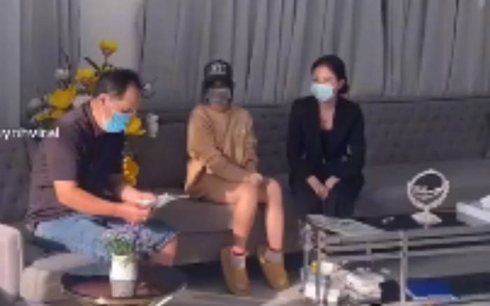 Tranh cãi việc bố đếm từng đồng đưa con gái lớp 11 đi phẫu thuật thẩm mỹ: Yêu con hay chiều con quá đà? Ảnh 2