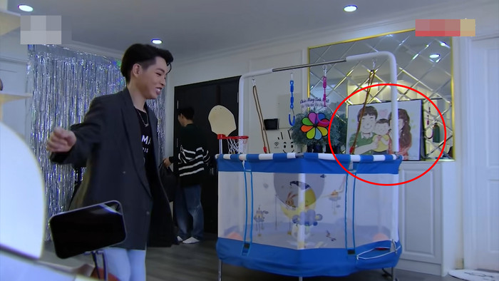 Điều đặc biệt bên trong căn hộ của Hòa Minzy.