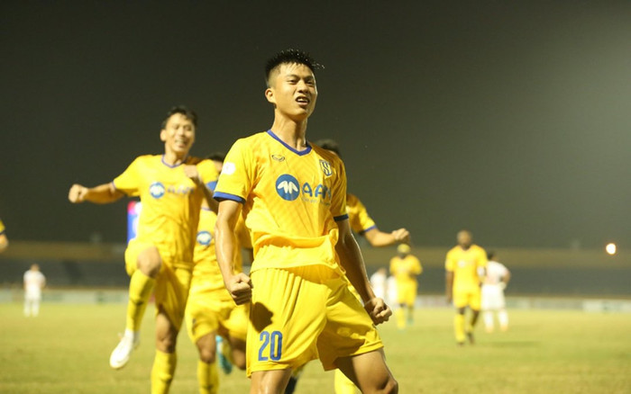 Phan Văn Đức lập siêu phẩm, SLNA lại khiến HAGL ôm hận ở sân Vinh Ảnh 2