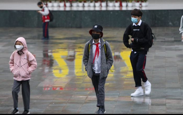 Học sinh Hà Nội lại trở về học qua 'màn ảnh nhỏ' Ảnh 2