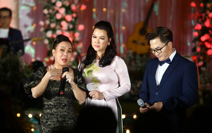 Việt Hương tiết lộ làm một việc liên quan đến Phi Nhung trong ngày vui của vợ cố NS Chí Tài Ảnh 2