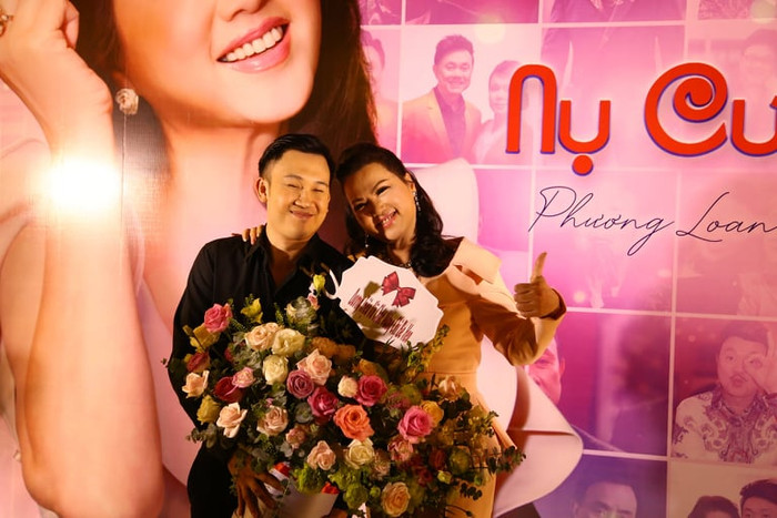 Dương Triệu Vũ có mặt từ sớm chúc mừng nghệ sĩ Phương Loan.