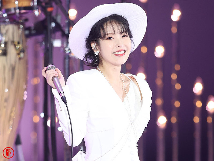 IU là nữ thần tượng Kpop sở hữu ca khúc được nghe nhiều nhất.