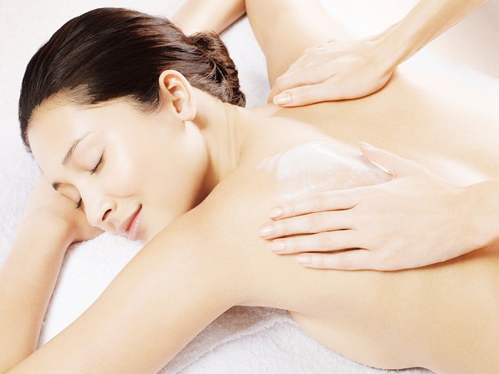 Sở hữu làn da body trắng mịn như trứng gà bóc chỉ với 3 bước đơn giản tại nhà Ảnh 3