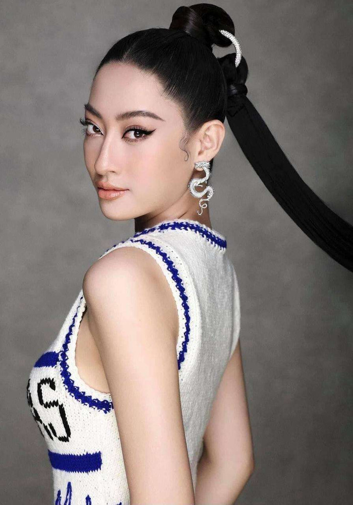 Mentor - Huấn luyện viên - Giám khảo: Chiếc áo quá rộng với các nàng hậu 10X? Ảnh 10