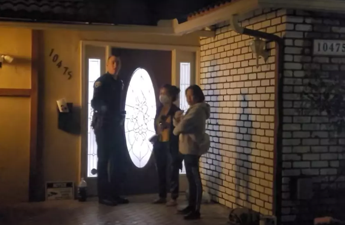 Ảnh cảnh sát Mỹ đến nhà Thuý Nga lúc nửa đêm.