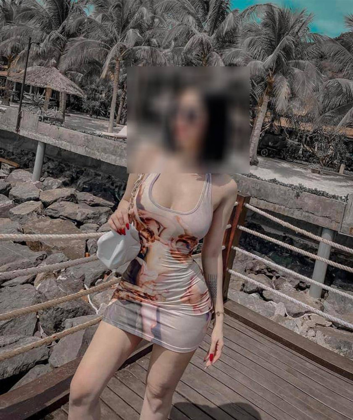 Nàng Á hậu này thường xuyên chia sẻ những hình ảnh sexy, gợi cảm lên mạng xã hội.