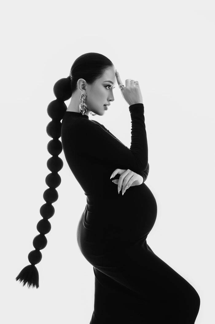 Nữ diễn viên đăng bộ ảnh bầu bí kèm lời nhắn đầy xúc động tới thiên thần nhỏ trong bụng.