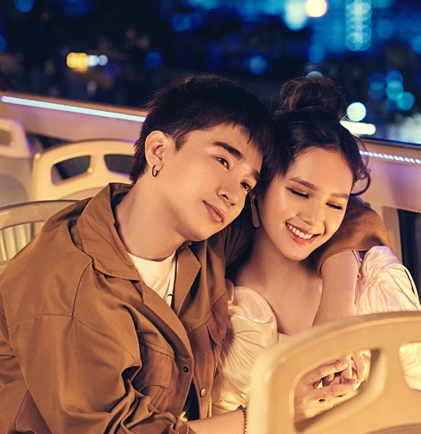 Ngoài những vai diễn ngắn trong các bộ phim sitcom, cô nàng từng góp mặt trong MV Tìm em trong mơ của ca sĩ Chi Dân
