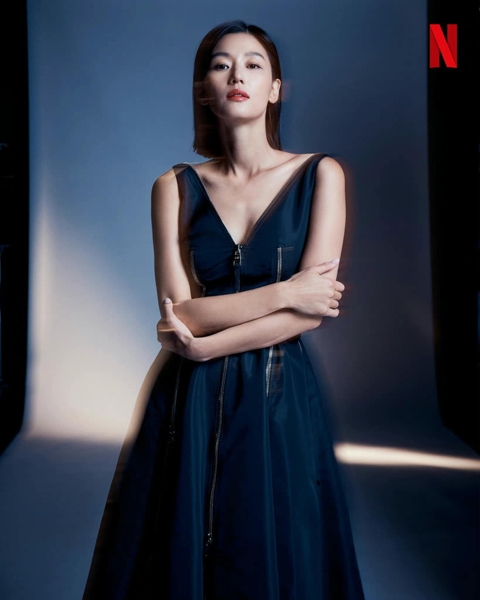 5 chị đẹp bị thời gian 'bỏ quên': Style chất hơn nước cất, chứng minh gừng càng già càng cay Ảnh 13