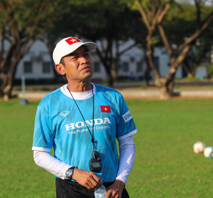 HLV U23 Việt Nam - ông Đinh Thế Nam cũng đón tin vui và dự lễ xuất quân của CLB Phố Hiến vào ngày mai 10/3. Ảnh: VFF