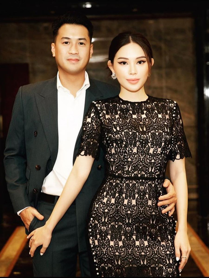Cả hai thường xuyên sánh đôi và thoải mái chia sẻ những khoảnh khắc ngọt trên mạng xã hội.