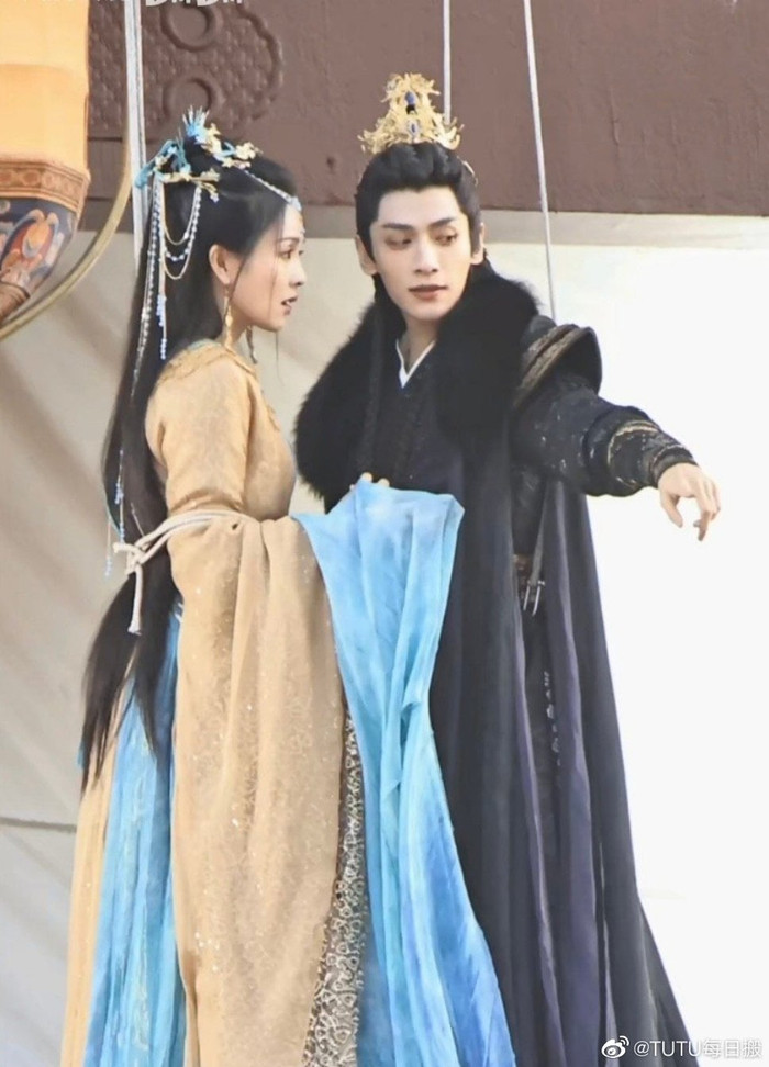 La Vân Hi khổ sở bồng bế Bạch Lộc ở hậu trường 'Trường Nguyệt Tẫn Minh', nhưng mặt trông 'khó chịu'? Ảnh 5