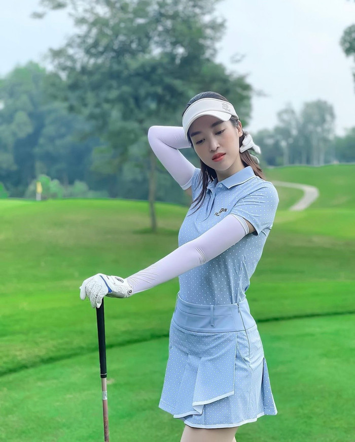 Đỗ Mỹ Linh xúng xính thời trang sân golf: Thoát mác 'Hoa hậu nghèo nhất Việt Nam' Ảnh 8