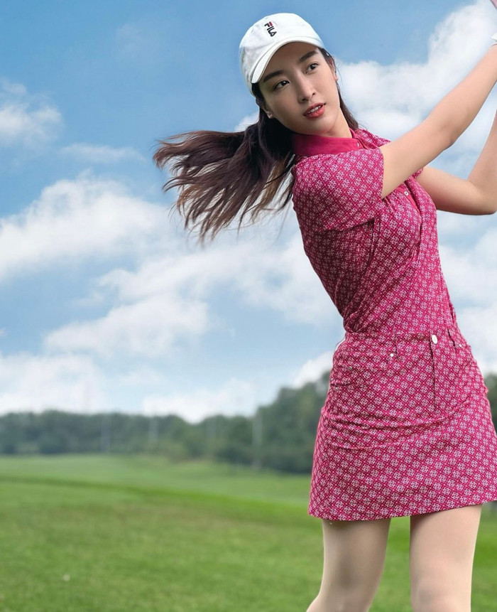 Đỗ Mỹ Linh xúng xính thời trang sân golf: Thoát mác 'Hoa hậu nghèo nhất Việt Nam' Ảnh 13