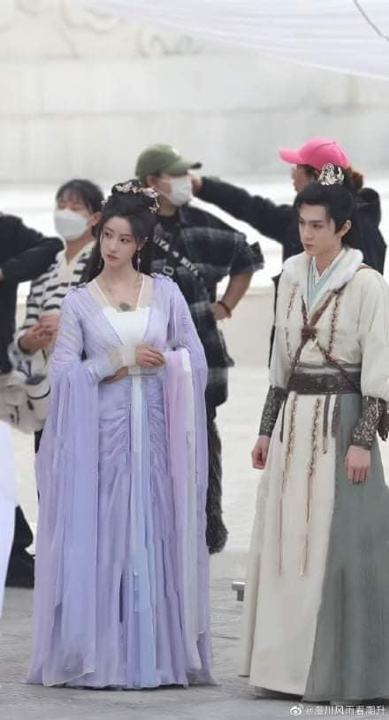 Mao Hiểu Tuệ xinh đẹp cạnh nam chính Trần Triết Viễn.