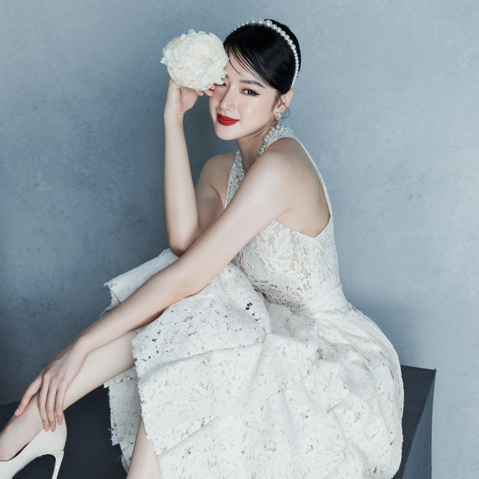 Hình ảnh kèm theo tâm thư được đăng tải trên Facebook cá nhân của Angela Phương Trinh