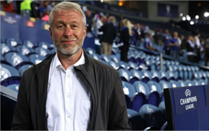 Anh phong tỏa tài sản của tỷ phú Roman Abramovich, cấm Chelsea chuyển nhượng Ảnh 2