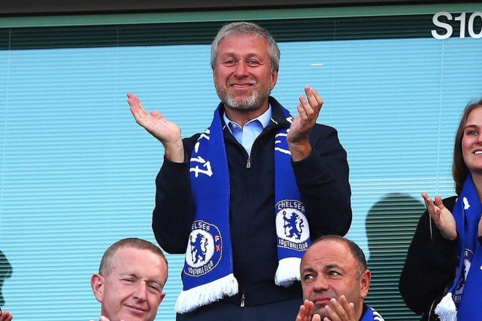 Abramovich bị phong tỏa tài sản. 