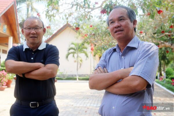 Theo thông tin của Saostar, HLV Park Hang Seo cùng bầu Đức dự khán trận HAGL gặp Viettel vào chiều hôm nay (11/3).