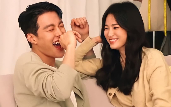 Vừa bị nghi 'đá xéo' chồng cũ, Song Hye Kyo lại làm điều đặc biệt 'tình trẻ màn ảnh' thế này đây! Ảnh 2